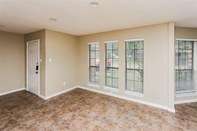 Building Photo - 4902 Waxwing Dr