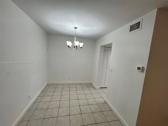 Building Photo - 815 SW 30th St