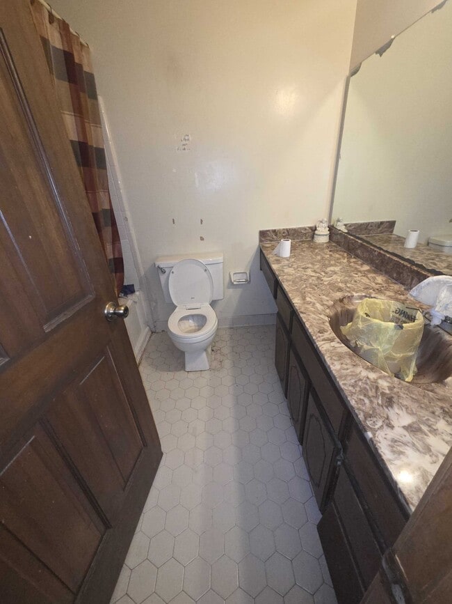 Building Photo - 5011 Ridge Tree Dr