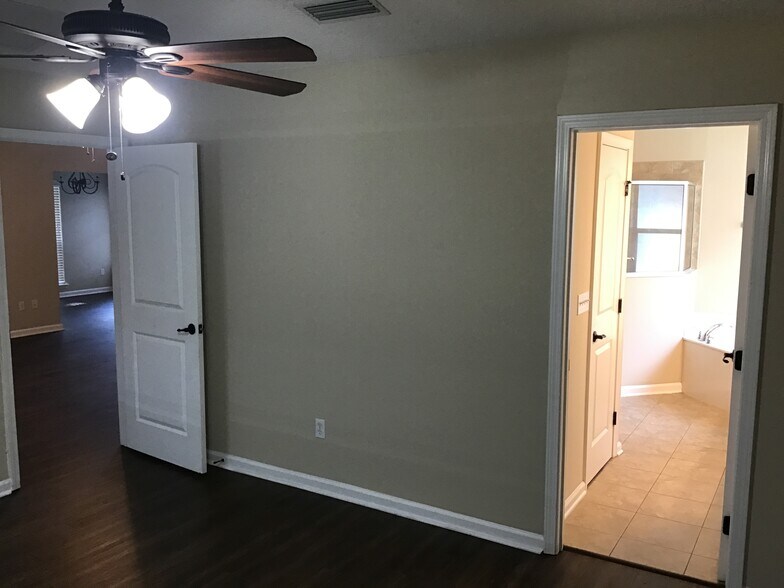 Building Photo - 705 Turkey Point Dr