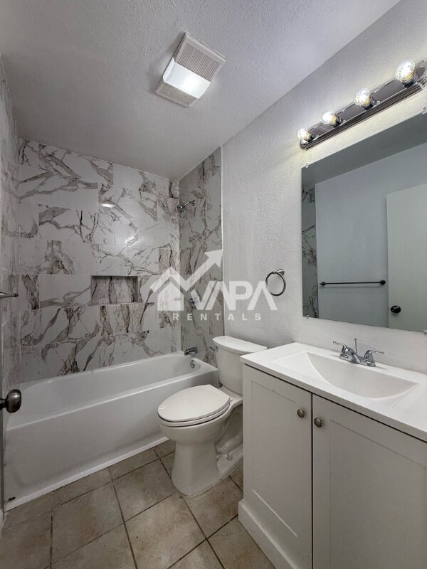 Building Photo - 14419 Briarlake St