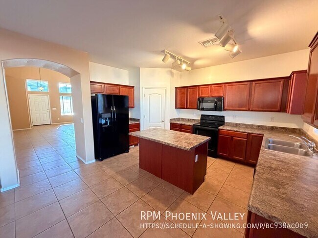 Building Photo - 17130 W Lundberg St