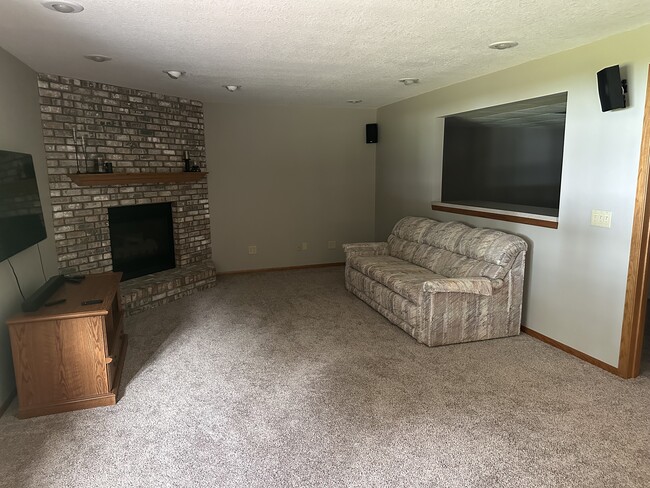 Building Photo - 2311 S Burgen Dr SE