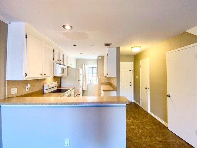 Building Photo - 1804 Capital Pkwy