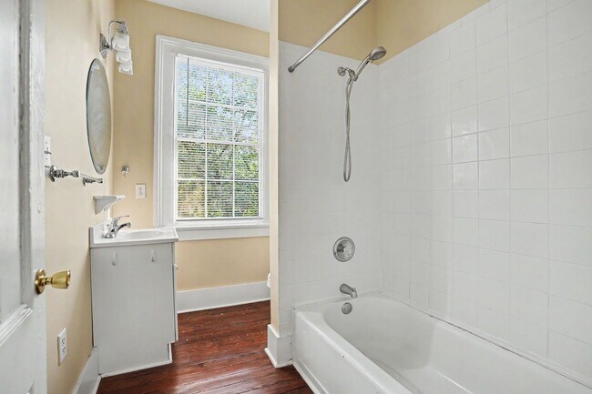 Building Photo - 2 Bedroom Charmer with Sundeck, Wood Floors, and High Ceilings
