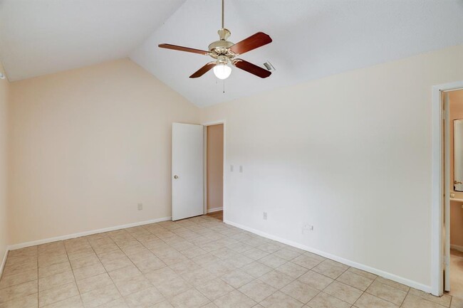 Building Photo - 12038 Flaxen Dr