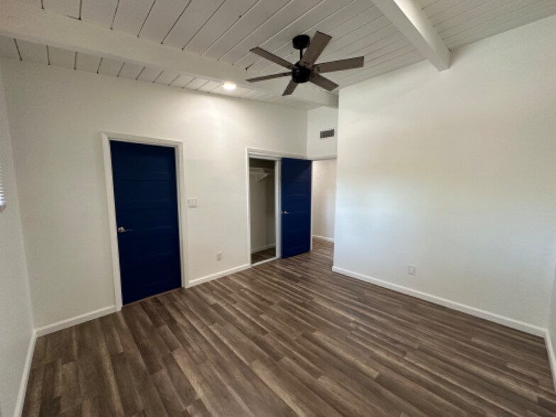 Building Photo - 1036 W Alamos Ave