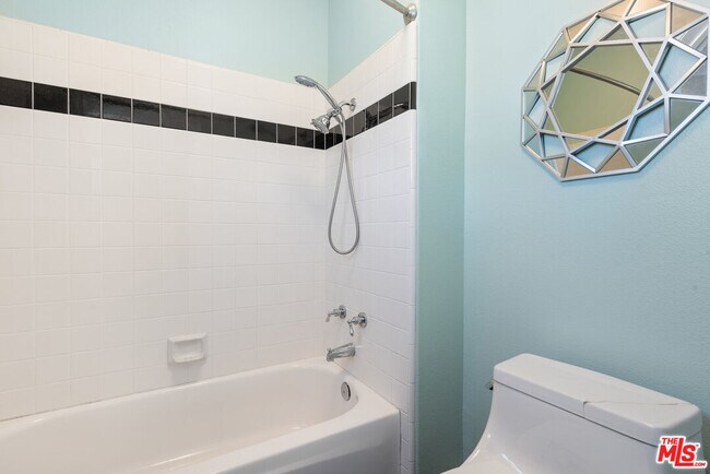 Building Photo - 24310 Belford Ct