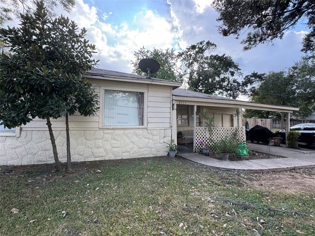 Building Photo - 4511 S Main St