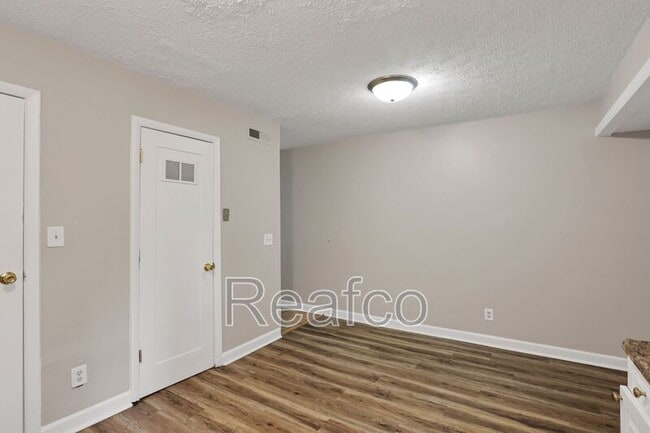 Building Photo - 2850 Baughman Ave