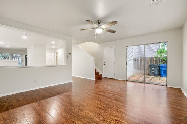 Building Photo - FRESHLY PAINTED  |  OPEN CONCEPT  |  NEAR SCHOOLS & SHOPPING
