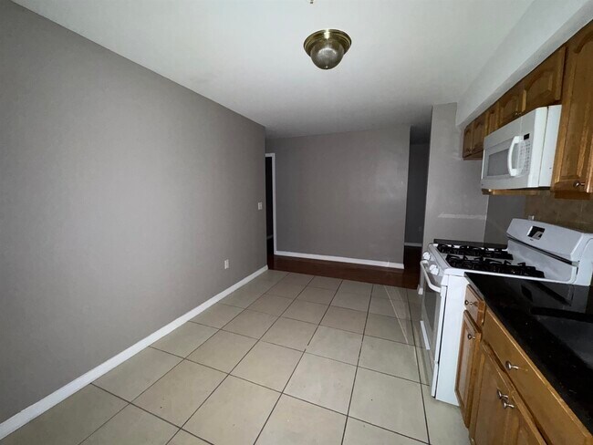 Building Photo - 6408 Polk St