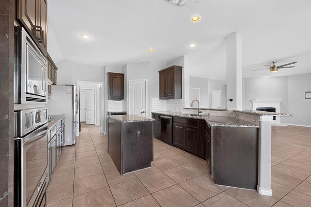 Building Photo - 997 Shady Lane Drive