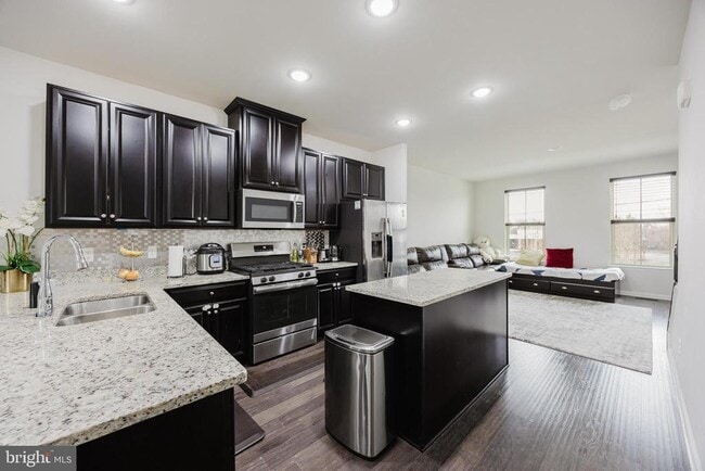 Building Photo - 43831 Stubble Cor Sq