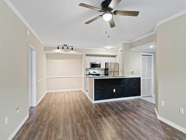 Building Photo - 5095 Fairways Cir
