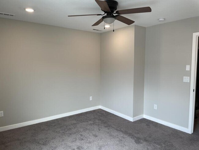Building Photo - 153 E Brushy Canyon St