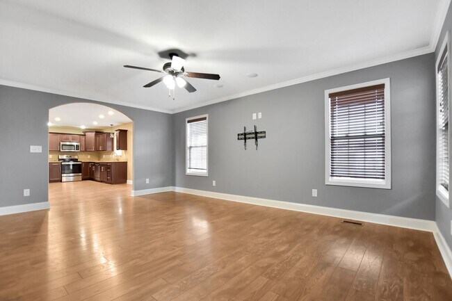 Building Photo - Pet Friendly Four Bedroom!