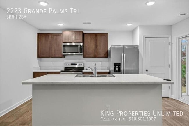 Building Photo - 2223 Grande Palms Trl