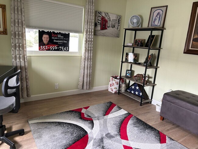 Building Photo - Stunning Move-in Ready 2 Bedrooms 2  bathr...