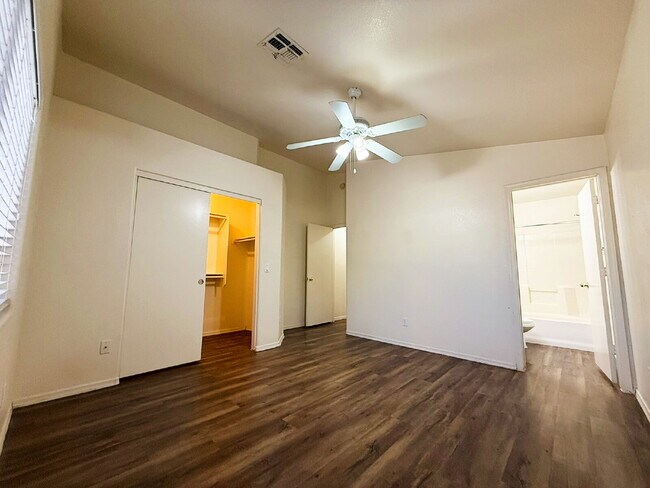 Building Photo - Charming 3-Bed, 2-Bath Home with Oversized...
