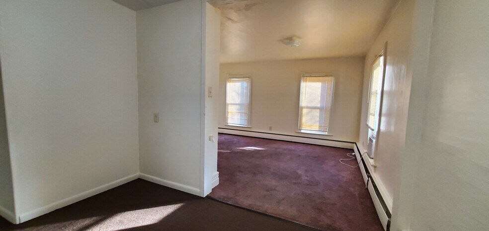 Building Photo - 221 Byall Ave