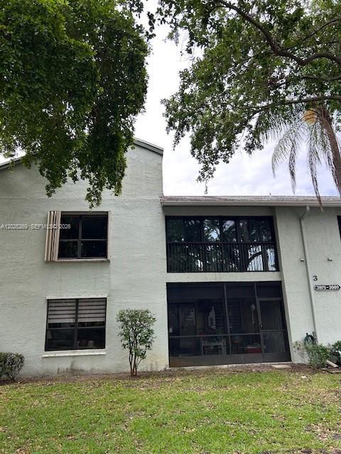 Building Photo - 3987 Carambola Cir N