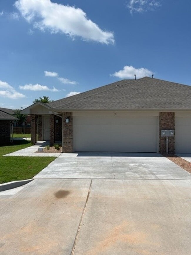 Building Photo - 1st Month Free!