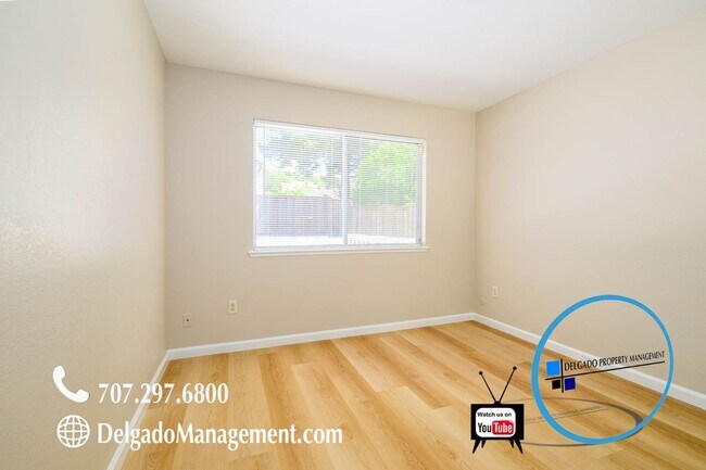 Building Photo - Completely remodeled Glen Cove 5 bed home