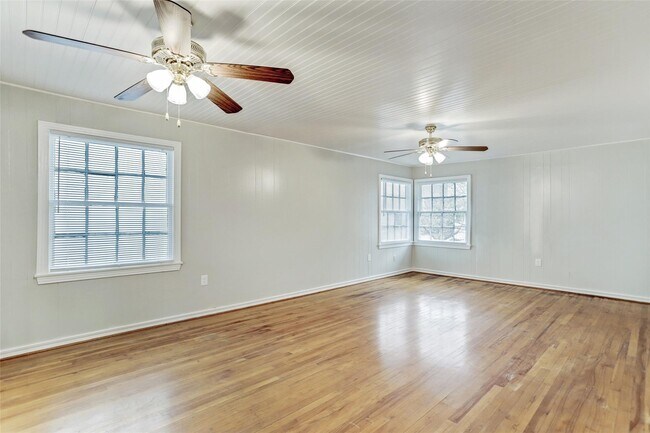 Building Photo - 3911 Law St