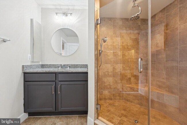 Building Photo - 10290 Greenspire Dr