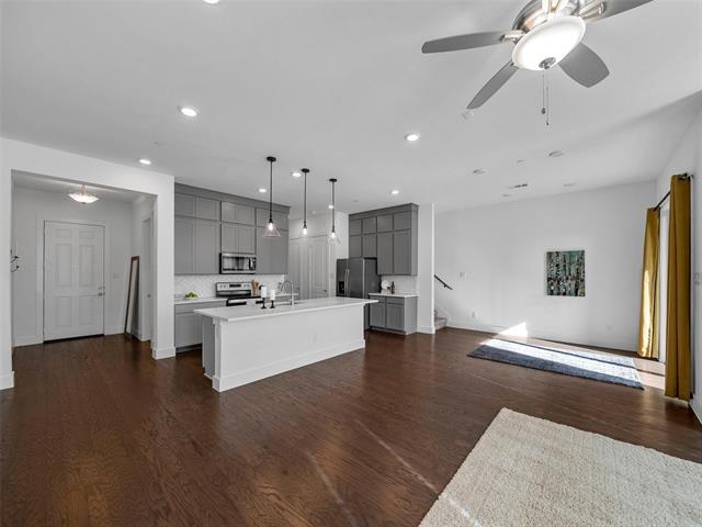 Building Photo - 1059 Maverick Dr