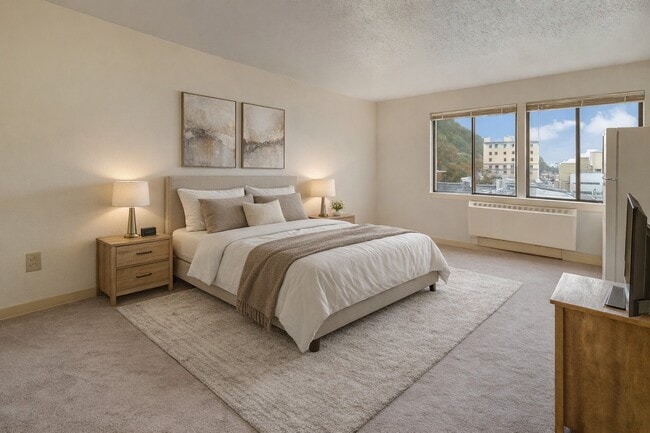 Building Photo - Mendenhall Tower