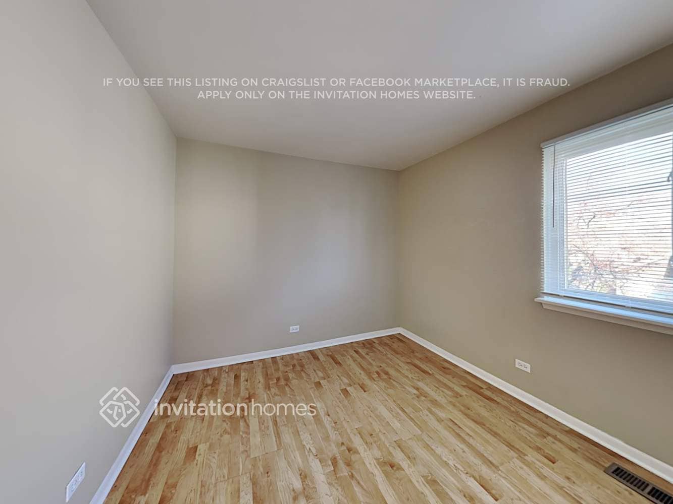 Building Photo - 1323 Locust Ct