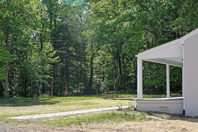 Building Photo - Updated Keswick Cottage on Over 7 Acres