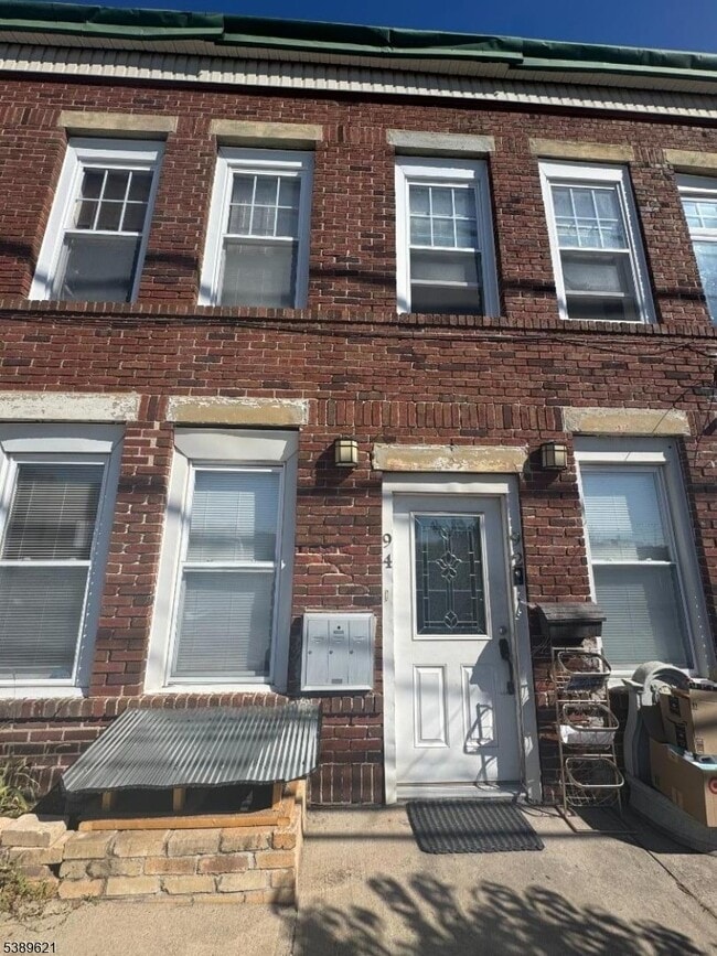 Building Photo - 92 Greylock Ave