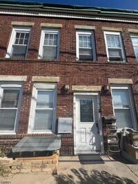Building Photo - 92 Greylock Ave