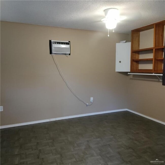 Building Photo - 1012 N Glasscock Rd