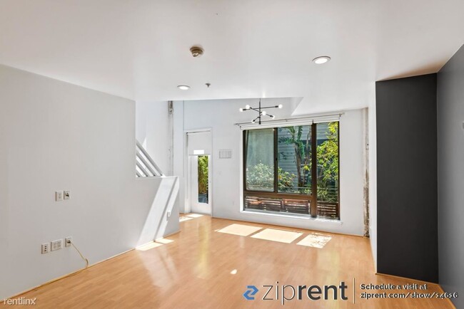 Building Photo - 1 br, 1.5 bath Condo - 1221 Pine Street, O...