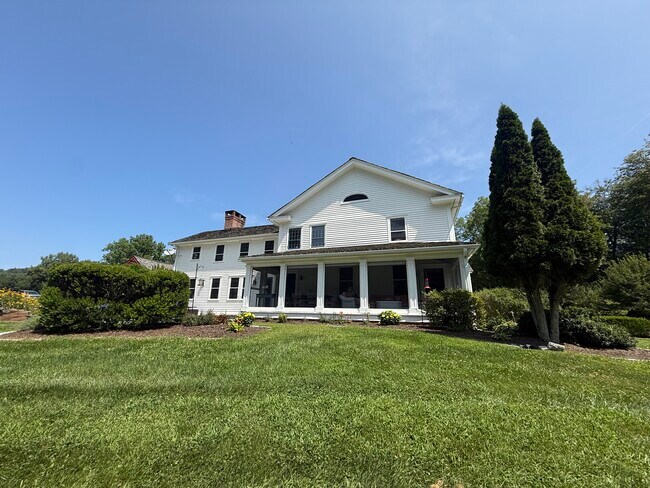 Building Photo - 28 Dugway Rd
