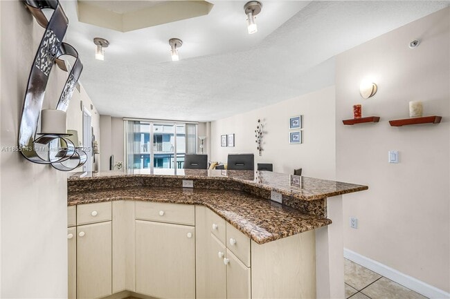 Building Photo - 6917 Collins Ave