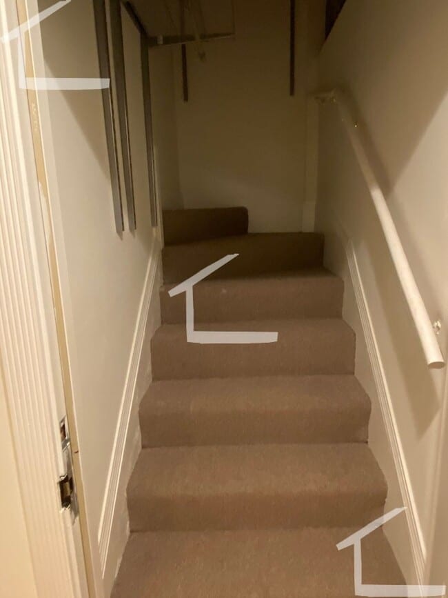Building Photo - Inexpensive Allston Studio Apt!!
