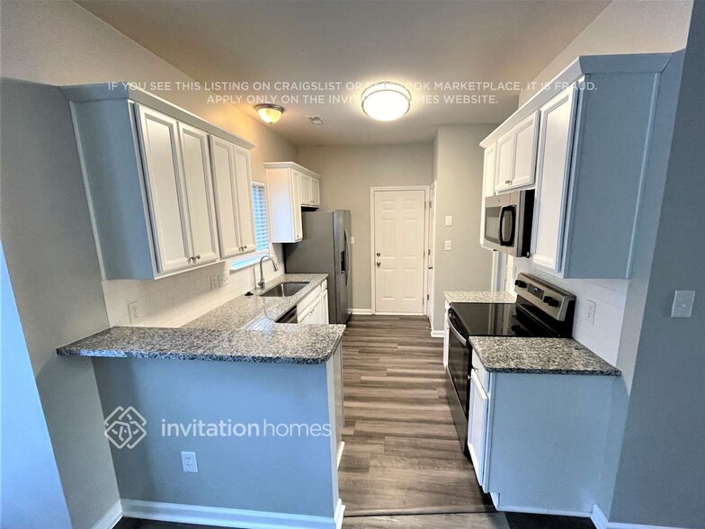 Building Photo - 9537 Green Apple Dr
