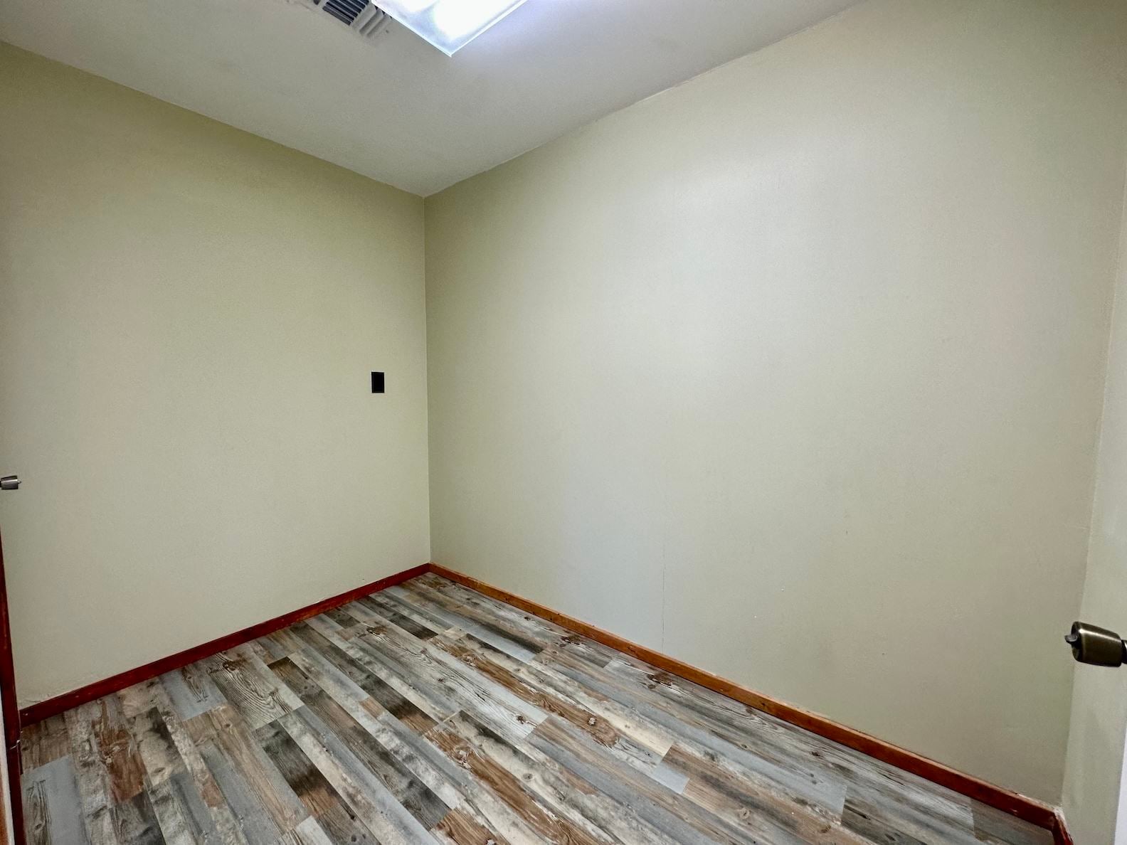 Flex room - 5249 Jones Rd
