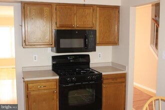 Building Photo - 611 Suffield Dr