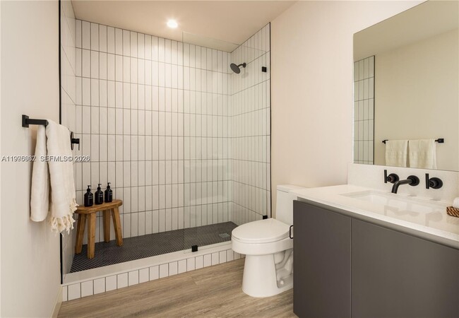 Building Photo - 275 SW 6th St