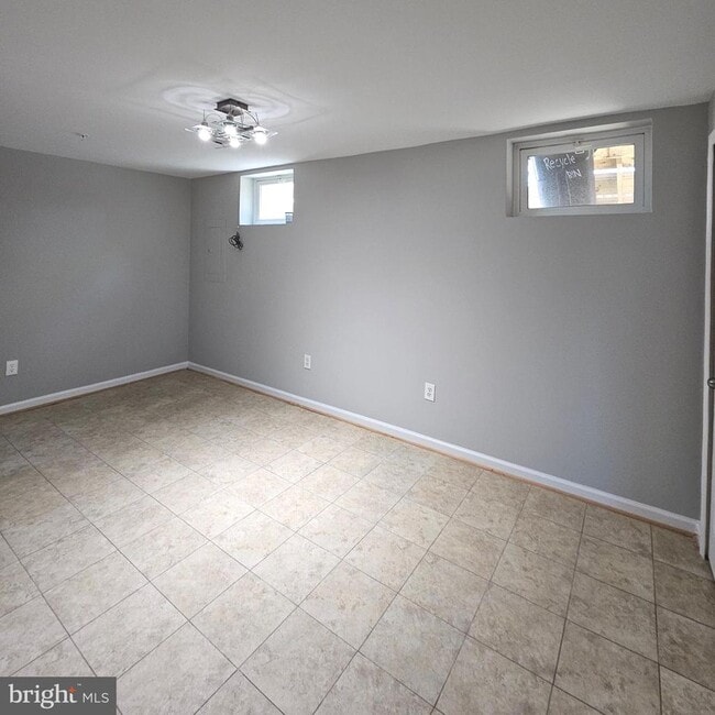 Building Photo - 7805 Sabre Ct