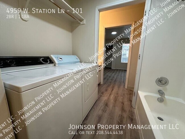 Building Photo - 4959 W Station Ln