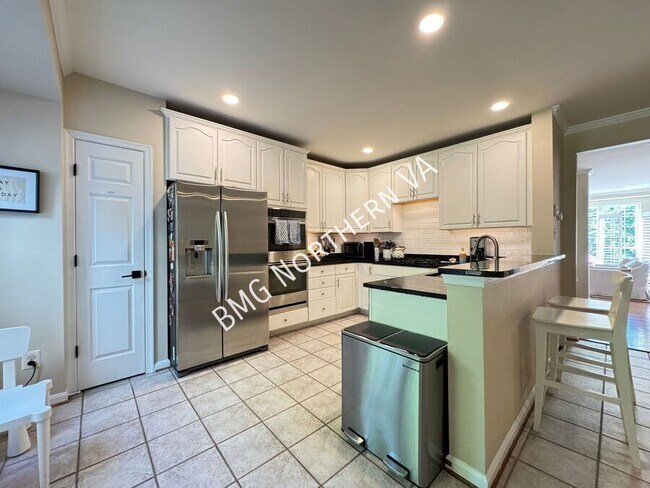 Building Photo - 5654 Governors Pond Cir