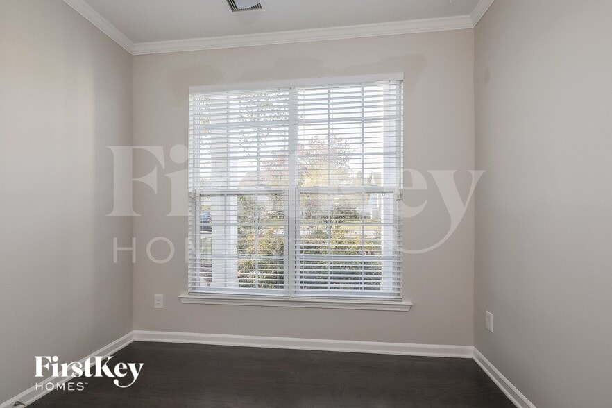 Building Photo - 6147 Creekview Ct