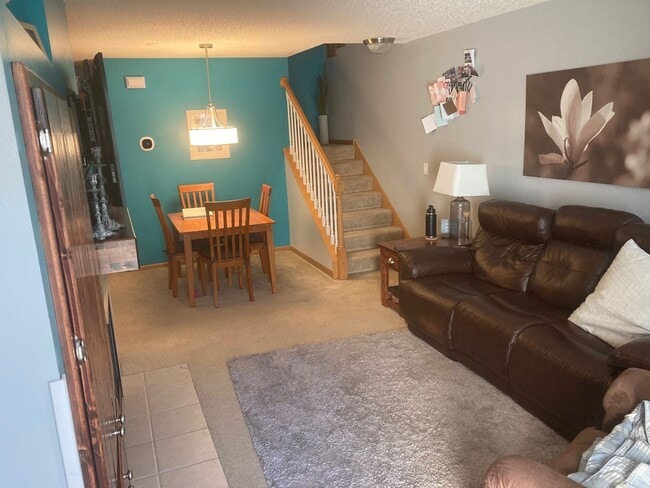 Building Photo - 3 Bedroom River Falls Townhome